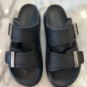 Black Women's Slide Sandals with Buckle Straps